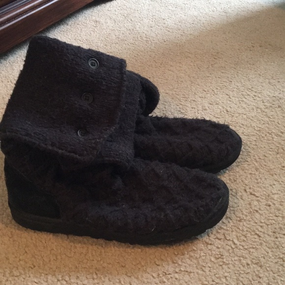 Black Knit Ugg Boots - Picture 1 of 4
